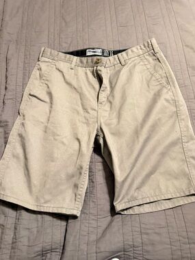 Free world Men's light gray Classic Chino Shorts